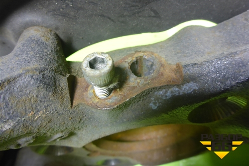 Кулак поворотный передний левый для Volkswagen Tiguan с 2011-2016г (Тигуан)