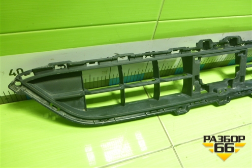 Решетка в передний бампер центральная (602003019AA) для Jaecoo J8 c 2024г (Джей8)