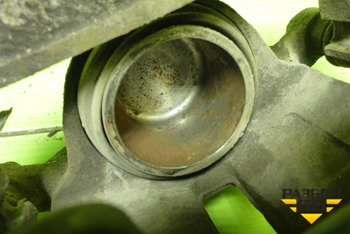 Суппорт передний правый (581302Y000) для Hyundai ix 35 с 2010г (Ай икс 35)