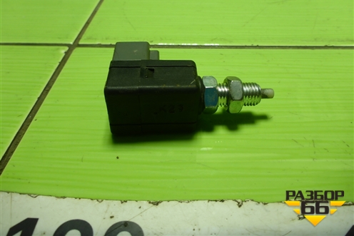 Датчик включения стопсигнала для Hyundai ix 35 с 2010г (Ай икс 35)