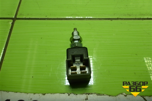 Датчик включения стопсигнала для Hyundai ix 35 с 2010г (Ай икс 35)