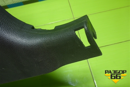 Обшивка стойки центральная нижняя правая (A2046900425) для Mercedes Benz C-Klass W204 с 2007-2014г (Ц)