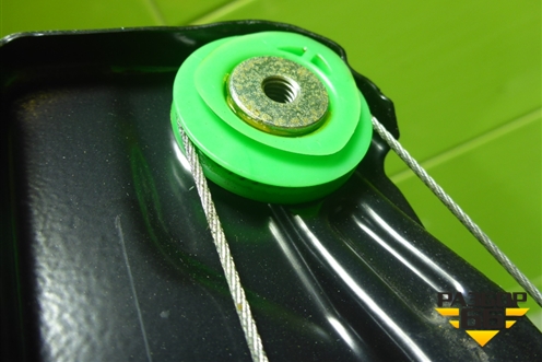 Стеклоподъёмник электрический задний правый (7P6839756A) для Volkswagen Touareg с 2010-2018г (Туарег)