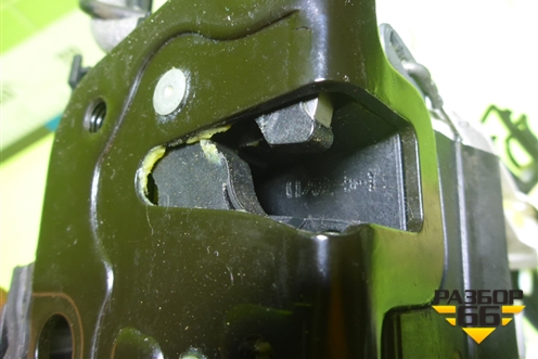 Замок двери задней правой (4G0839016) для Volkswagen Touareg с 2010-2018г (Туарег)