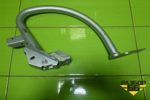 Петля крышки багажника левая (8K5827301F) для Audi A4 (В8) с 2007-2015г (А4)