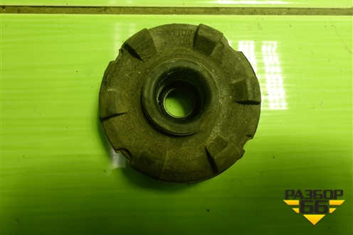 Подушка радиатора (нижняя) для Toyota Corolla (E18) с 2012-2019г (Королла 180)