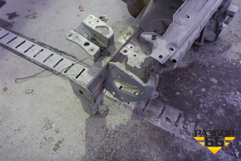 Лонжерон передний левый для Renault Megane 2 с 2002-2009г (Меган)