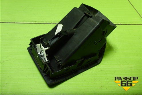 Дефлектор воздушный левый для Renault Megane 2 с 2002-2009г (Меган)