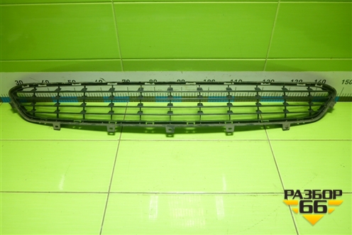 Решетка в передний бампер центральная (до 2014г) (622561LA0B) для Infiniti Infiniti QX56/QX80 (Z62) с 2010г (Ку икс56/80)