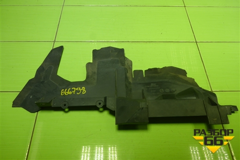 Дефлектор радиатора правый (4L0121284) для Audi Q7 c 2005-2015г (Ку 7)