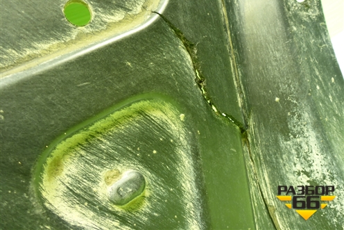 Пыльник двигателя центральный (1K0825237J) для Skoda Octavia (А5) с 2004-2013г (Октавия)