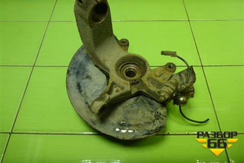 Кулак поворотный передний левый для Renault Megane 2 с 2002-2009г (Меган)