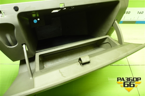 Бардачок (8200078820) для Renault Megane 2 с 2002-2009г (Меган)