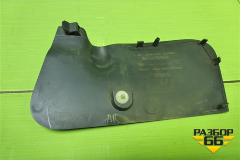 Накладка внутренняя (на консоль правая) (8200079033) для Renault Megane 2 с 2002-2009г (Меган)