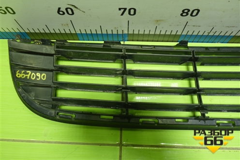 Решетка в передний бампер центральная (96815198777) для Citroen Berlingo с 2008г (Берлинго 2)