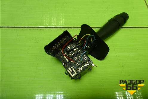 Переключатель поворотов (255676263R) для Renault Logan с 2004-2015г (Логан)