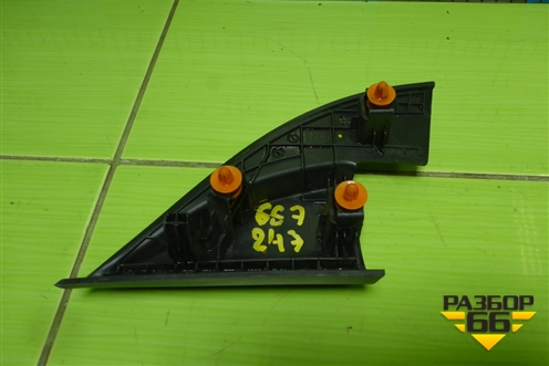 Накладка двери передней правой уголок (87661H0010) для Kia Rio с 2017г (Рио 4)