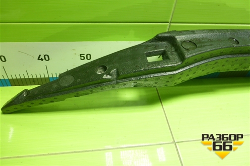 Наполнитель переднего бампера (32296640) ( 32296641) для Volvo XC60 с 2017-2025г (ХС60)