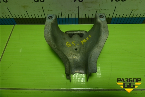 Кронштейн опоры двигателя правый (8K0399060) для Audi Q5 c 2008-2017г (Ку 5)