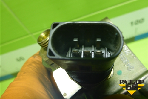 Рейка топливная рампа (1.4л CAXA) для Skoda Yeti с 2009г (Етти)