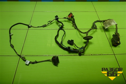 Проводка двери передней левой (3-х дверный кузов) (13221951) для Opel Corsa D с 2006-2014г (Корса Д)