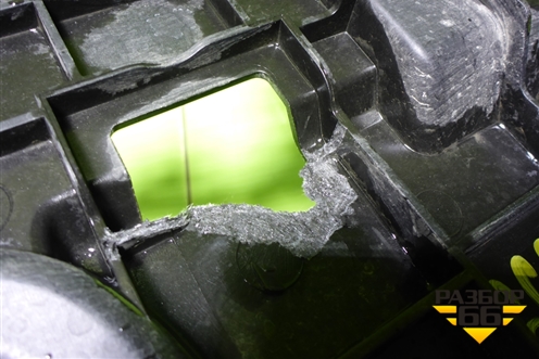 Кронштейн решетки радиатора (5509020XKZ0YA) для Haval M6 с 2021г (М6)