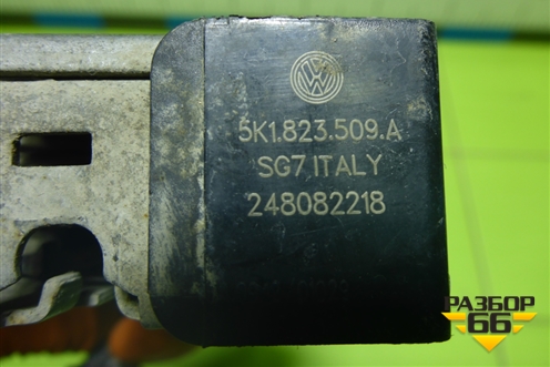 Замок капота (5K1823509A) для Volkswagen Golf VI с 2009-2012г (Гольф 6)