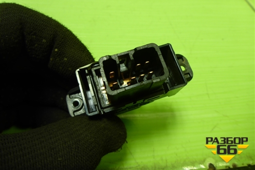 Кнопка стеклоподъёмника (935801R001) для Hyundai Solaris с 2010-2016г (Солярис)