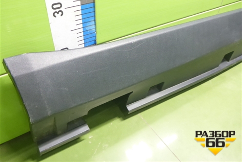 Накладка на порог наружная правая (A1646900840) для Mercedes Benz ML-Klass W164 c 2005-2011г (МЛ)