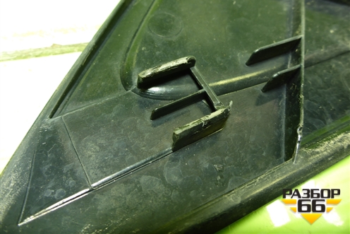 Накладка заднего крыла левого уголок (878101R000) для Hyundai Solaris с 2010-2016г (Солярис)