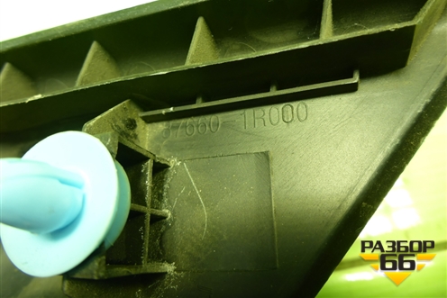 Накладка двери передней правой уголок (876601R000) для Hyundai Solaris с 2010-2016г (Солярис)