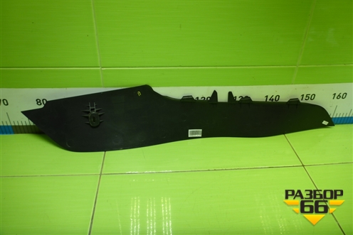 Накладка внутренняя (на консоль правая) (5E1863046) для Skoda Octavia (A7) с 2013г (Октавия)