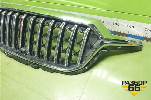 Решетка радиатора (под камеру) (8401551DD22) для Hongqi HS5 с 2024г