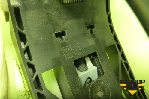 Ручка наружная двери передней правой (5L0837885C) для Skoda Octavia (A7) с 2013г (Октавия)