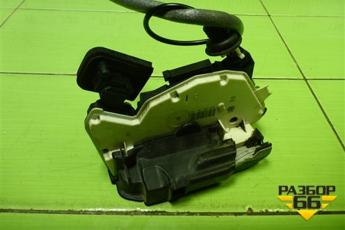 Замок двери передней правой (5E1837016) для Skoda Octavia (A7) с 2013г (Октавия)