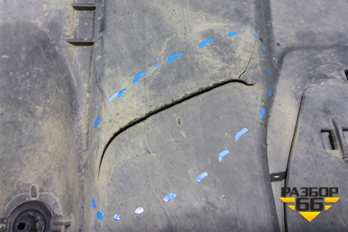 Защита антигравийная правая (5Q0825202S) для Skoda Octavia (A7) с 2013г (Октавия)