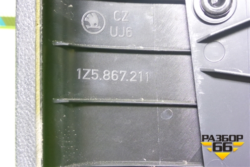 Обшивка двери задней левой под механику (1Z5867211) для Skoda Octavia (А5) с 2004-2013г (Октавия)