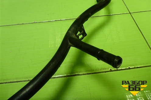 Трубка системы охлаждения (04E121070AC) для Skoda Octavia (A7) с 2013г (Октавия)