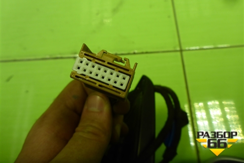 Зеркало правое электрическое (7 контактов до 2006г) для Volkswagen Touareg c 2002-2010г (Туарег)