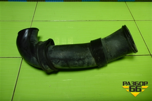 Патрубок воздушного фильтра (7L6129752A) для Volkswagen Touareg c 2002-2010г (Туарег)