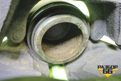 Суппорт передний левый для Volkswagen Touareg c 2002-2010г (Туарег)