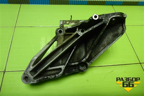 Кронштейн двигателя левый (070199307A) для Volkswagen Touareg c 2002-2010г (Туарег)