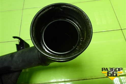 Патрубок интеркулера пластиковый (7L6145795A) для Volkswagen Touareg c 2002-2010г (Туарег)