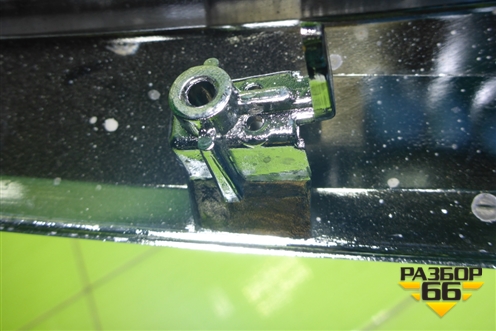 Накладка переднего бампера левая (верхняя после 2015г) (6407A145) для Mitsubishi Outlander с 2012-2024г (Аутлендер)