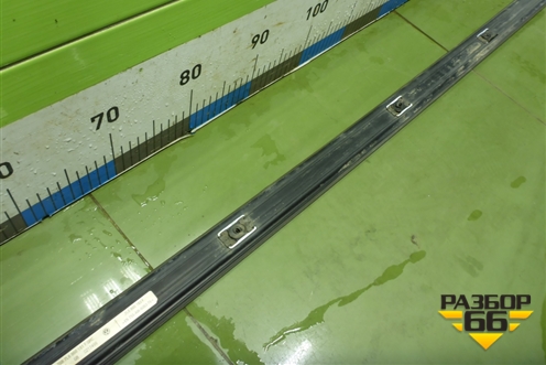 Молдинг крыши левый (7L6860181F) для Volkswagen Touareg c 2002-2010г (Туарег)