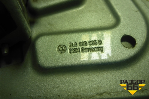 Лючок бензобака (7L6809905B) для Volkswagen Touareg c 2002-2010г (Туарег)