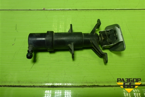 Форсунка омывателя фары правая (7L6955978) для Volkswagen Touareg c 2002-2010г (Туарег)
