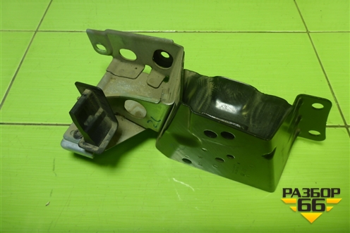 Кронштейн сиденья (задний левый) (7L6885153) (7L6885153A) для Volkswagen Touareg c 2002-2010г (Туарег)