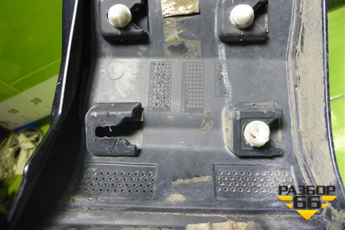 Накладка переднего крыла левого (4M0853717K) для Audi Q7 c 2015г (Ку 7)