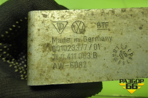 Кронштейн переднего стабилизатора (7L0411063B) для Volkswagen Touareg c 2002-2010г (Туарег)